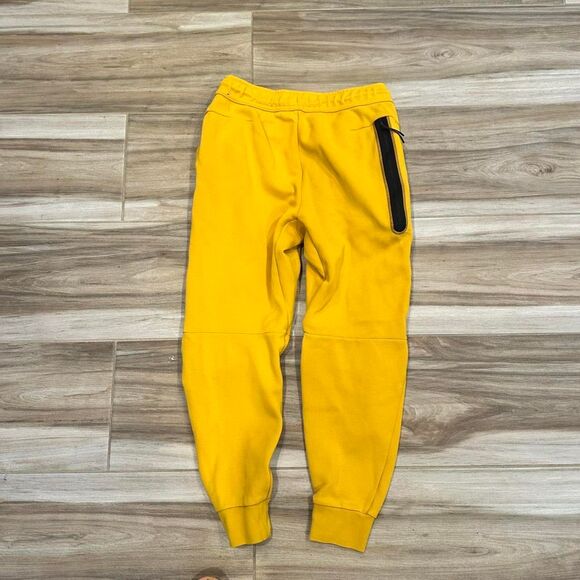 Nike Tech Fleece Men's Yellow Joggers - Picture 3 of 4